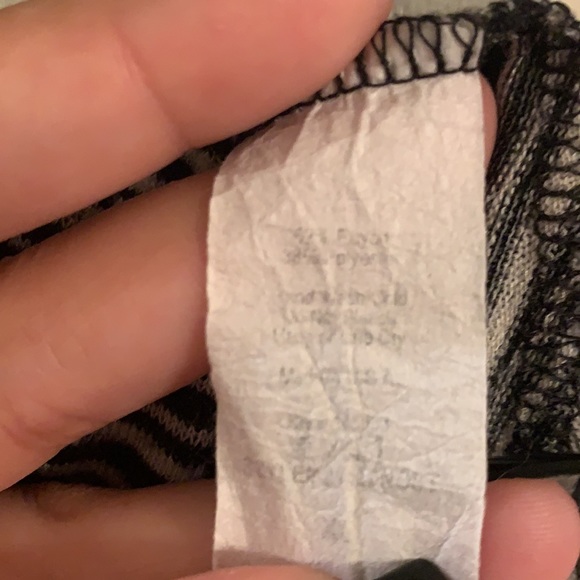 W5 Striped Sleeveless blouse - Picture 7 of 8